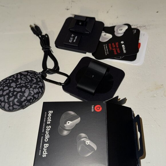 Beats by Dr. Dre Studio Buds - Black With Leopard Silicone Case EUC - Picture 13 of 13